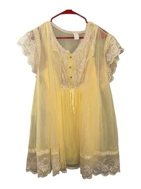 Vintage Gilead Baby Doll Nightgown & Robe Nylon & Lace USA Peignoir 2 Pc Yellow